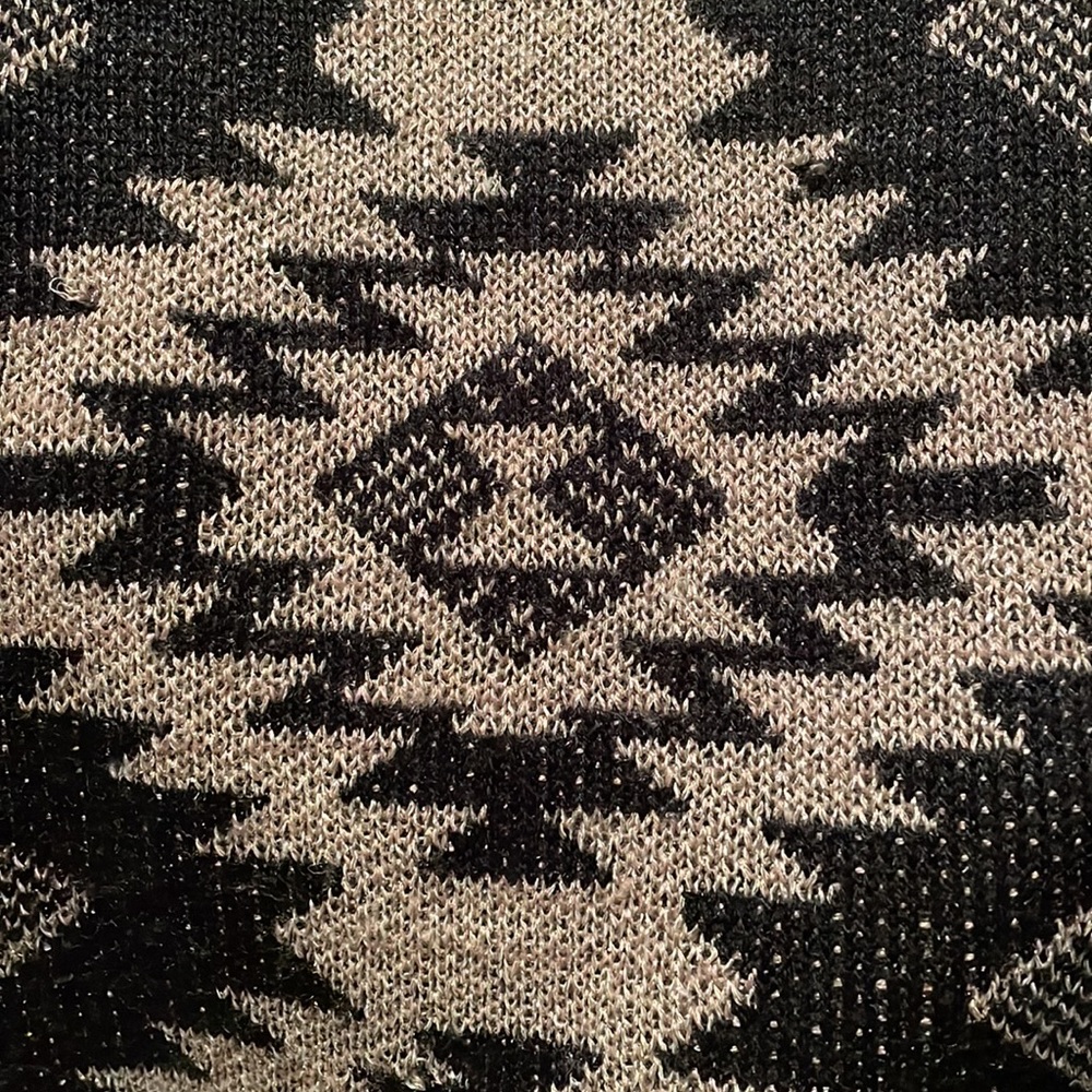Aztec Sweater - Picture 4 of 4